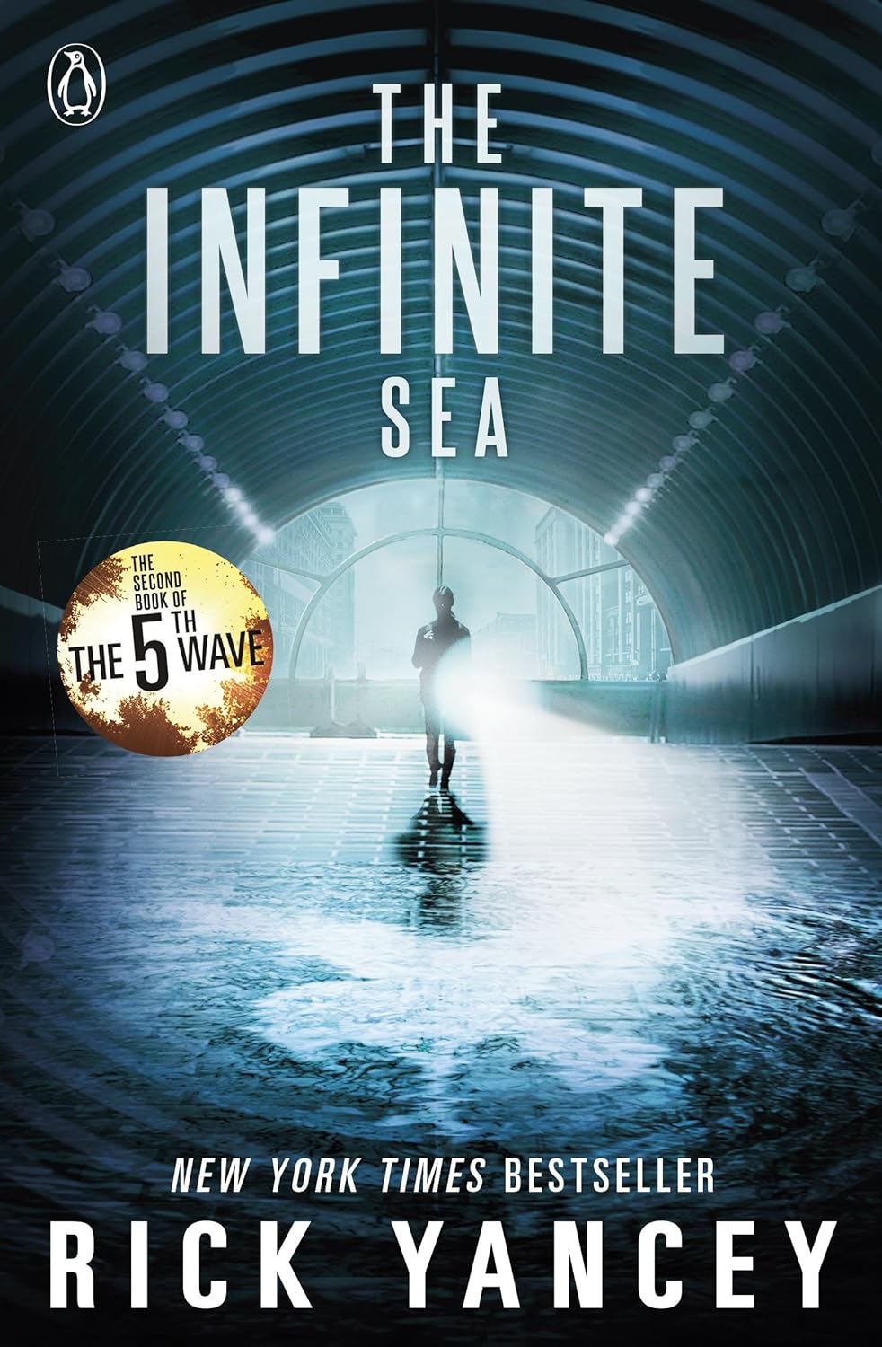 The Infinite Sea (The 5th Wave Book #2)